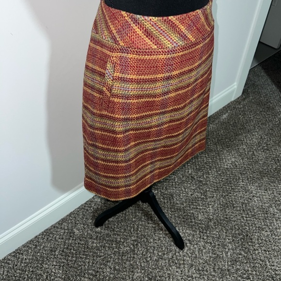 Talbots plaid wool blend A-line skirt in cranberry and gold color scheme 10P - Picture 3 of 6